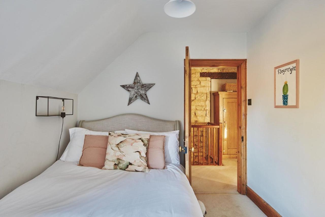 Large Stylish Luxury Cotswold Cottage - Ideal For Families, W/ Ev Charging Andoversford Eksteriør billede