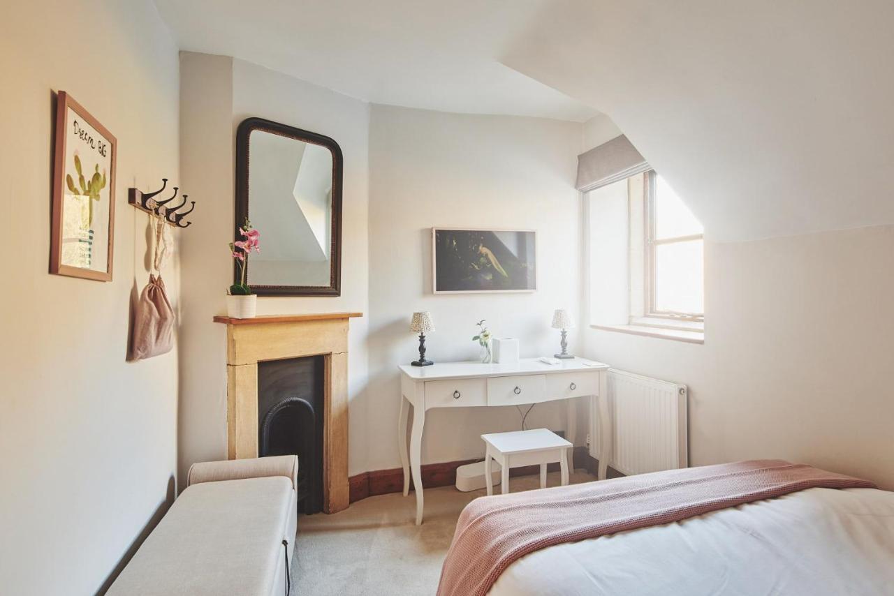 Large Stylish Luxury Cotswold Cottage - Ideal For Families, W/ Ev Charging Andoversford Eksteriør billede