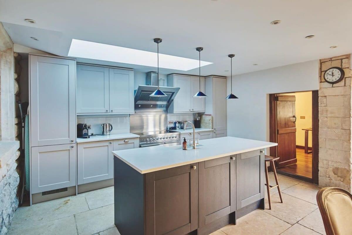 Large Stylish Luxury Cotswold Cottage - Ideal For Families, W/ Ev Charging Andoversford Eksteriør billede