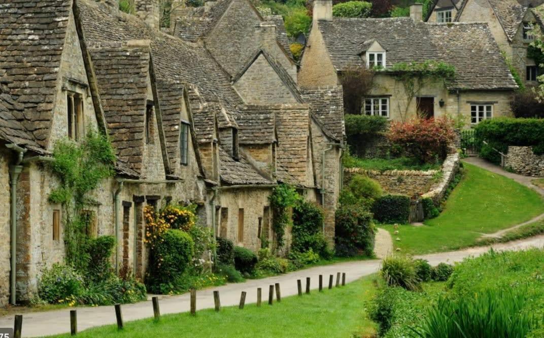 Large Stylish Luxury Cotswold Cottage - Ideal For Families, W/ Ev Charging Andoversford Eksteriør billede