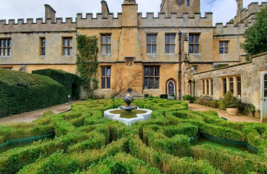 Large Stylish Luxury Cotswold Cottage - Ideal For Families, W/ Ev Charging Andoversford Eksteriør billede