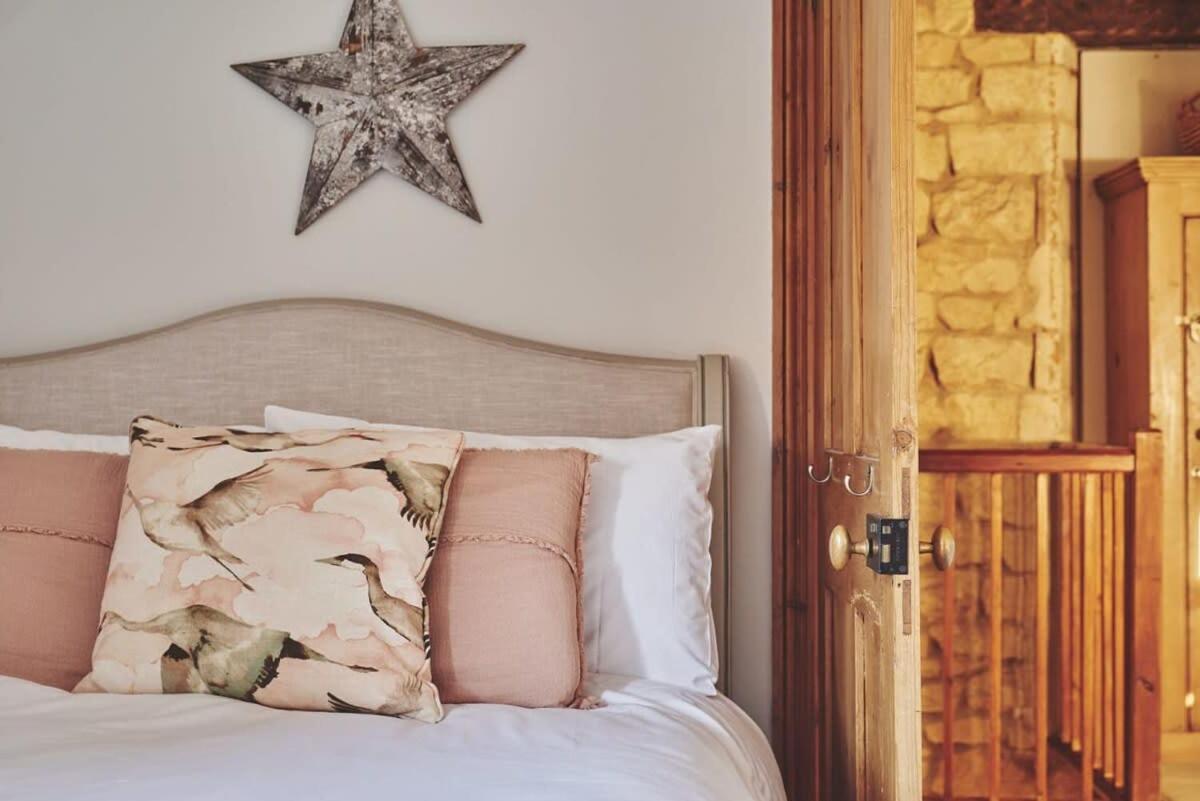 Large Stylish Luxury Cotswold Cottage - Ideal For Families, W/ Ev Charging Andoversford Eksteriør billede