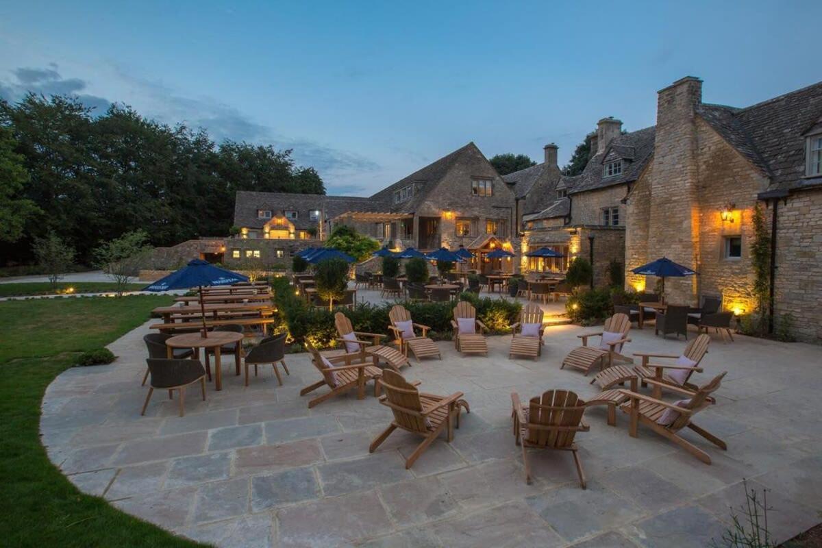 Large Stylish Luxury Cotswold Cottage - Ideal For Families, W/ Ev Charging Andoversford Eksteriør billede