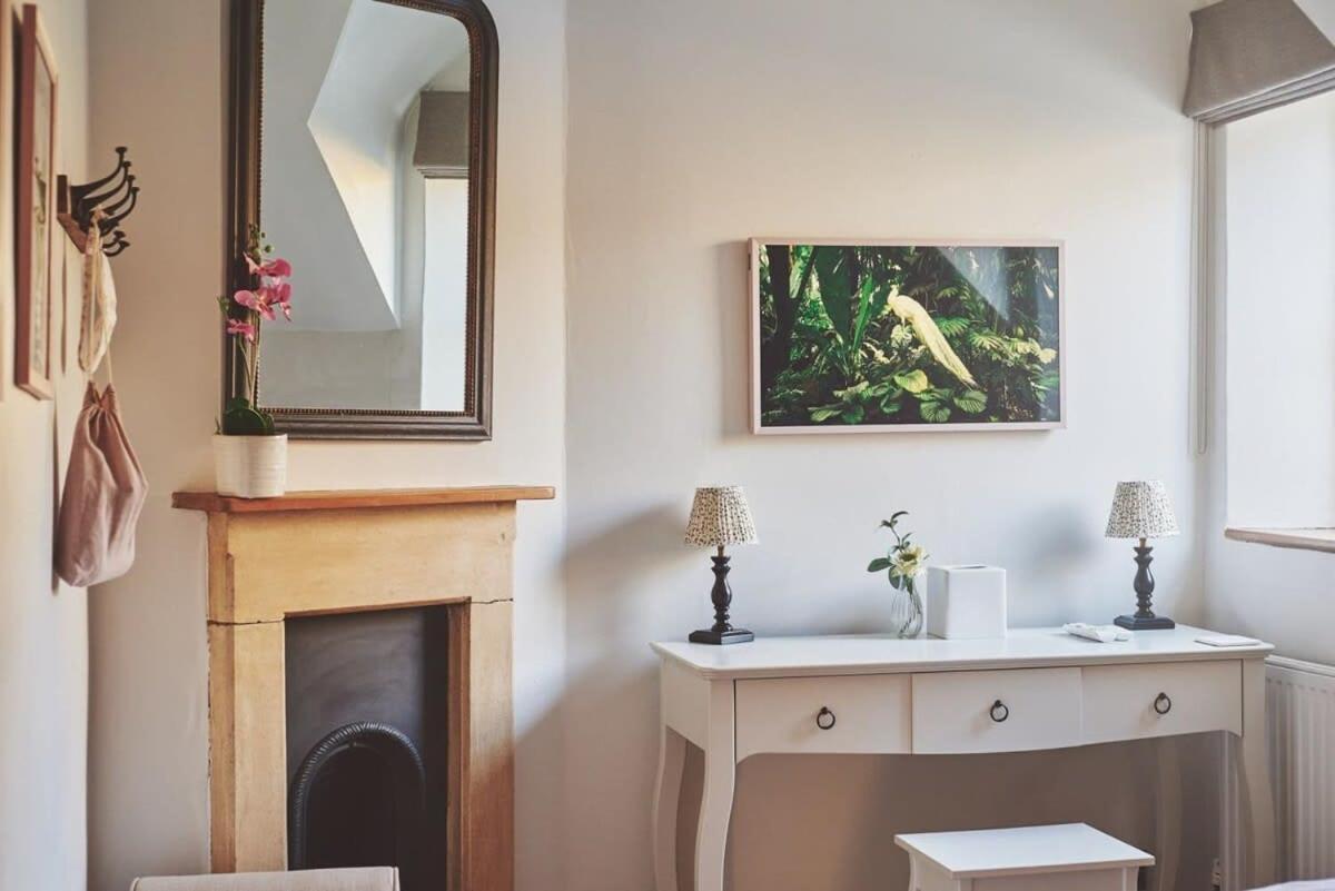 Large Stylish Luxury Cotswold Cottage - Ideal For Families, W/ Ev Charging Andoversford Eksteriør billede