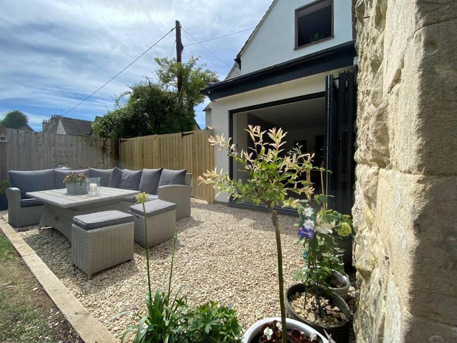 Large Stylish Luxury Cotswold Cottage - Ideal For Families, W/ Ev Charging Andoversford Eksteriør billede