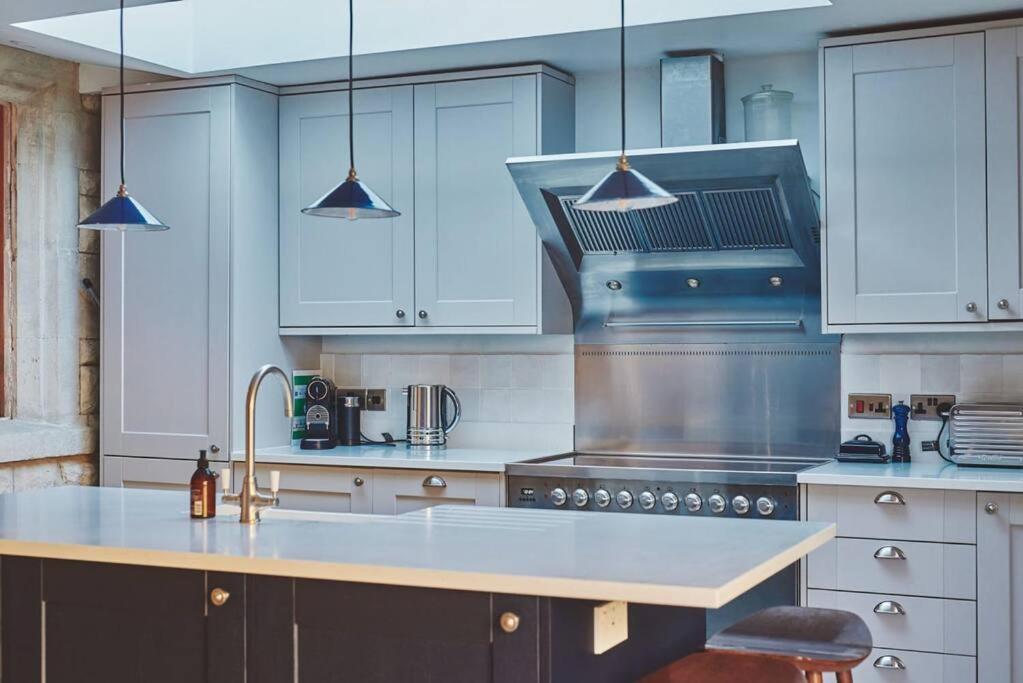 Large Stylish Luxury Cotswold Cottage - Ideal For Families, W/ Ev Charging Andoversford Eksteriør billede